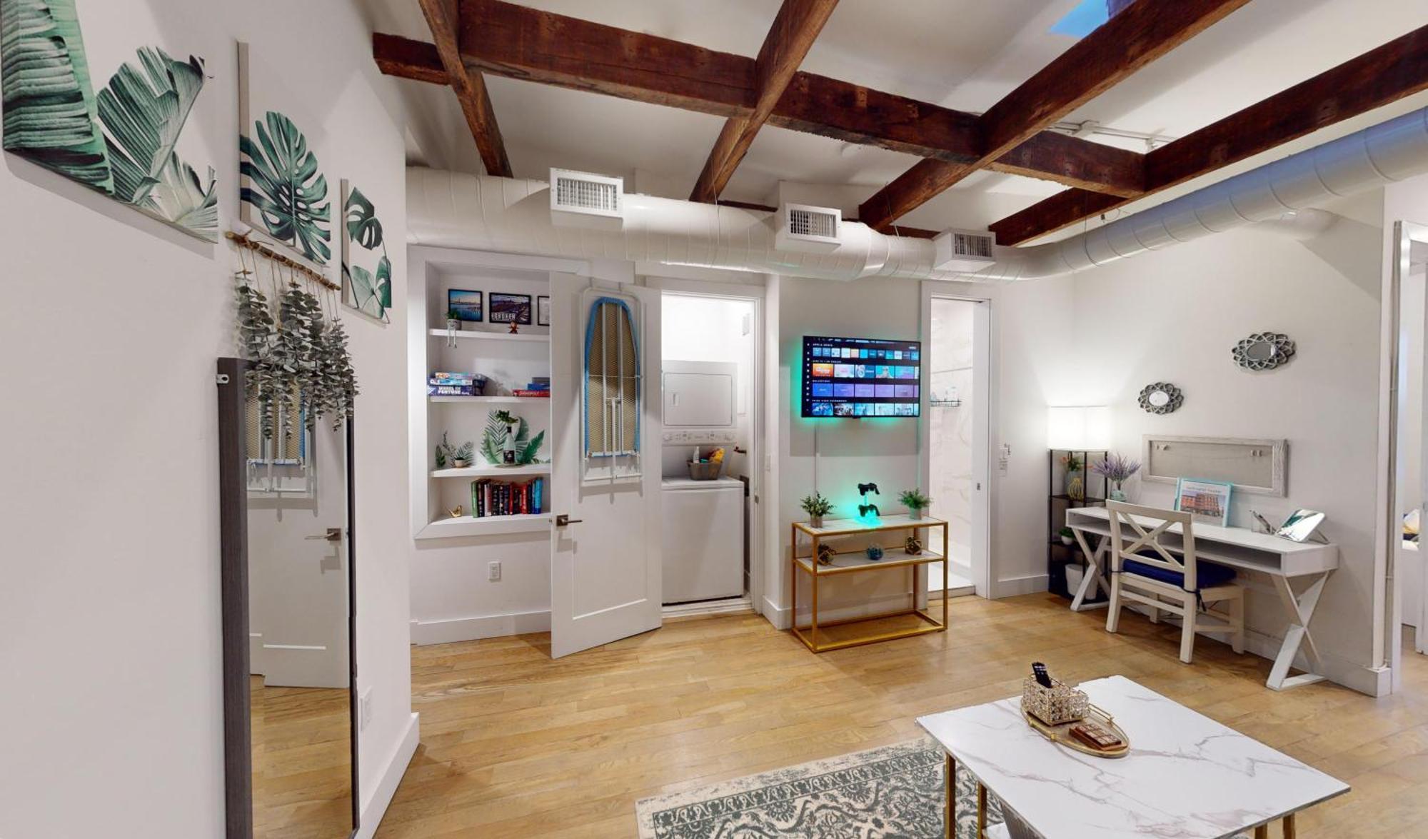 Chic Penthouse 15 Minutes From Nyc - Bus Stop At Doorstep Hoboken Dış mekan fotoğraf